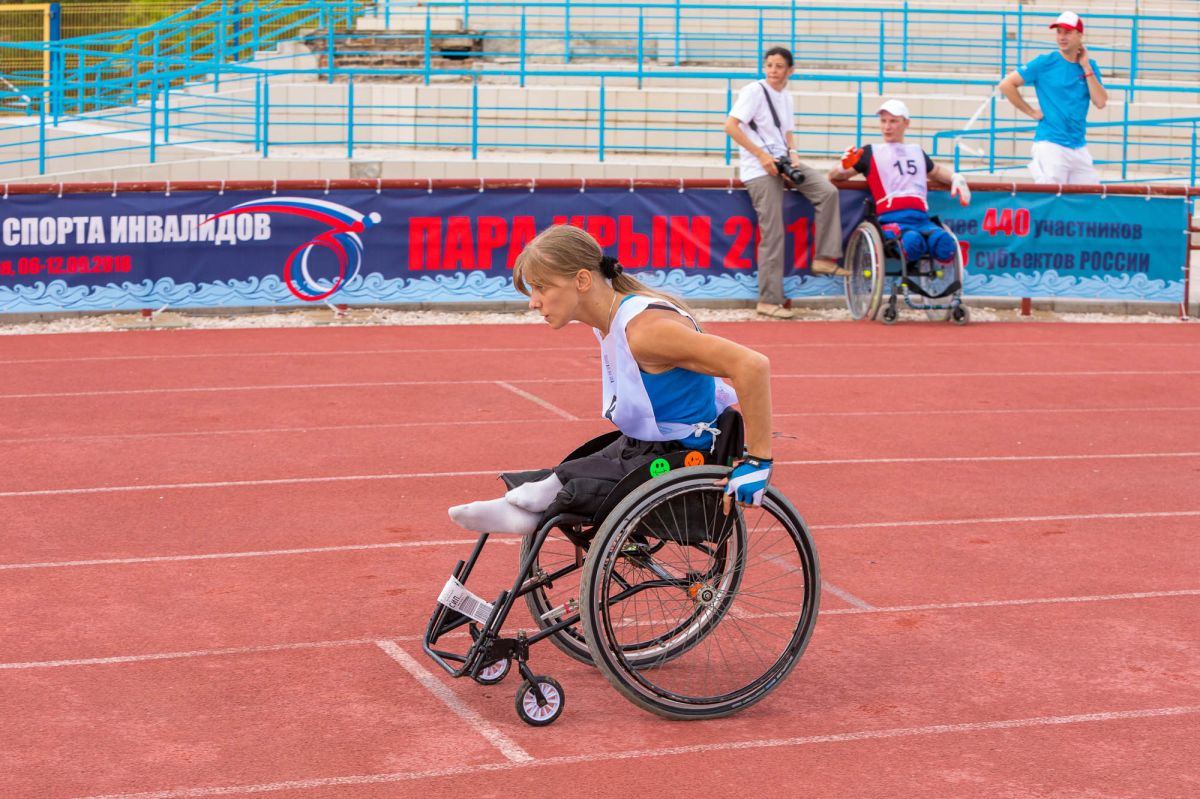 Организации занимающиеся инвалидами. Спорт для инвалидов. Инвалиды занимаются спортом. Занятия спортом инвалидов. Спорт с ограниченными возможностями.